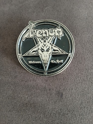 Venom pin metalpin badge - venom, black